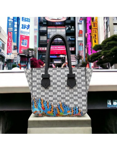 June 2023 One-of-a-Kind Bag est présent 